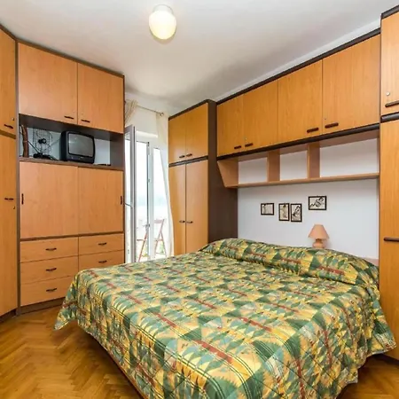Three Bedroom With Terrace And Sea View Διαμέρισμα Postira