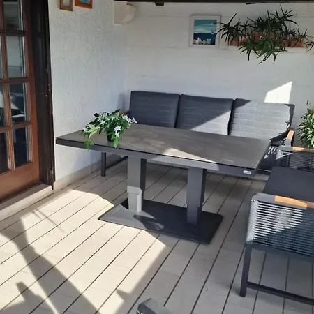 Three Bedroom With Terrace And Sea View Διαμέρισμα *